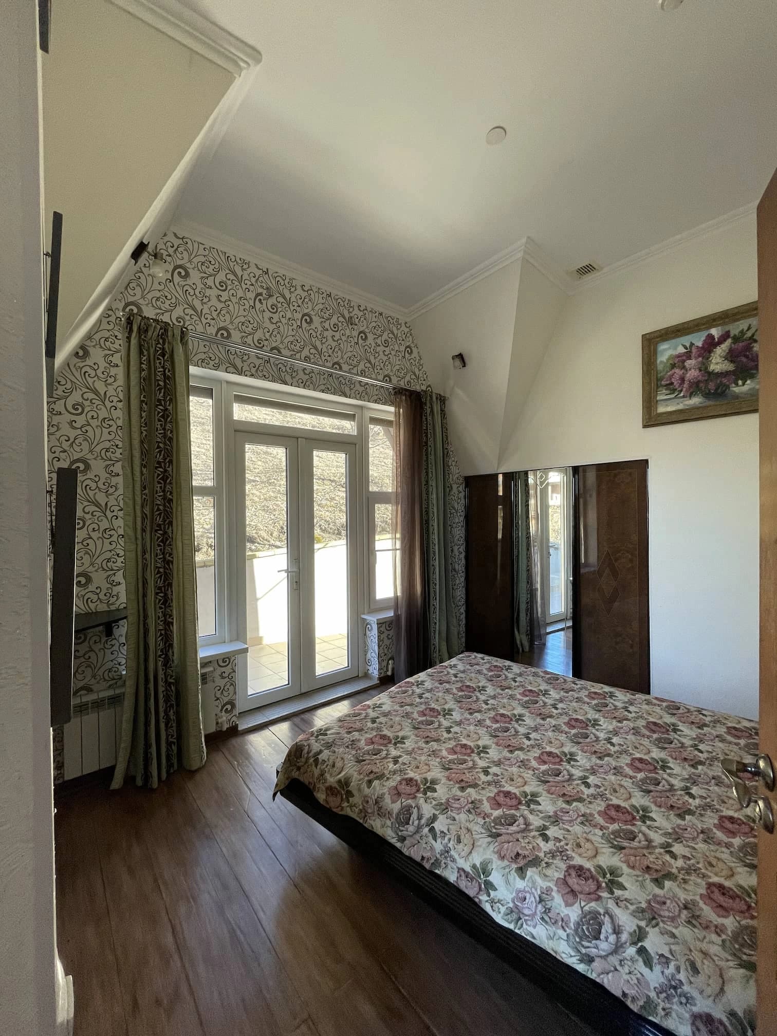 Спальня №1 в доме Mountain Cottage, фото 2